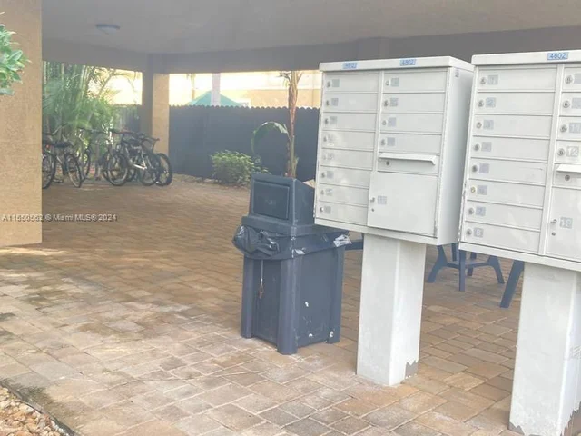 4802 Washington St # 5, Hollywood FL 33021