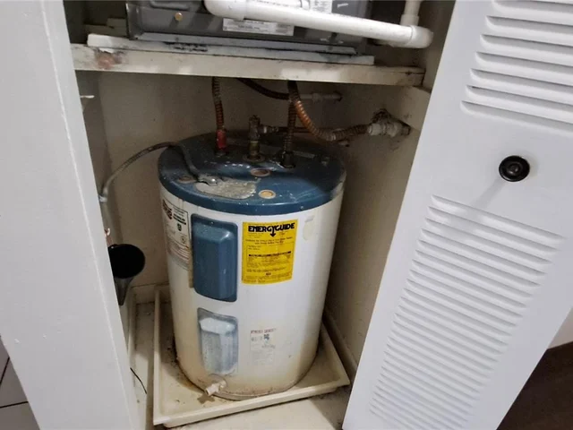 10442 Sunrise Lakes Blvd # 202, Sunrise FL 33322