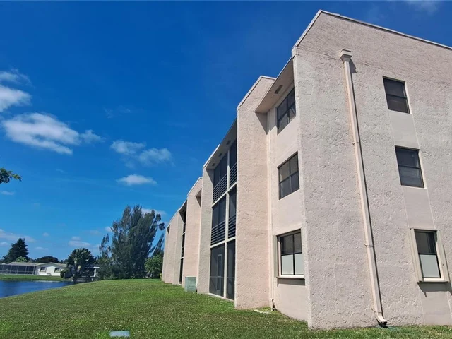 10442 Sunrise Lakes Blvd # 202, Sunrise FL 33322