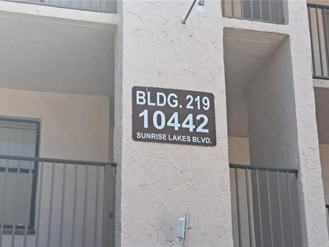 10442 Sunrise Lakes Blvd # 202, Sunrise FL 33322