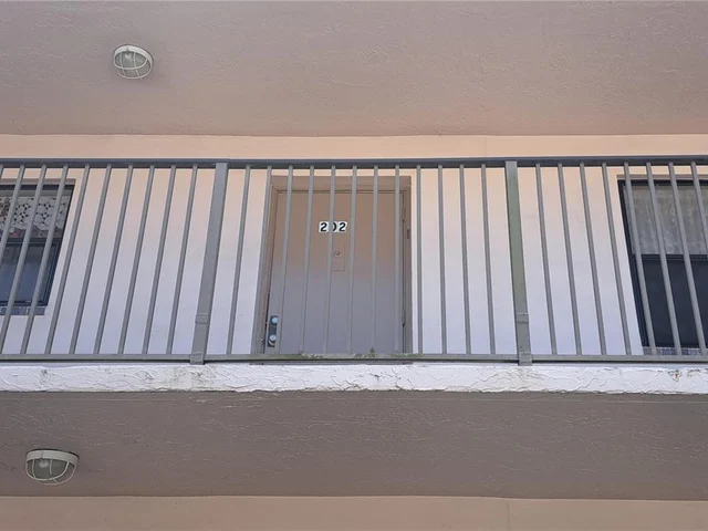 10442 Sunrise Lakes Blvd # 202, Sunrise FL 33322