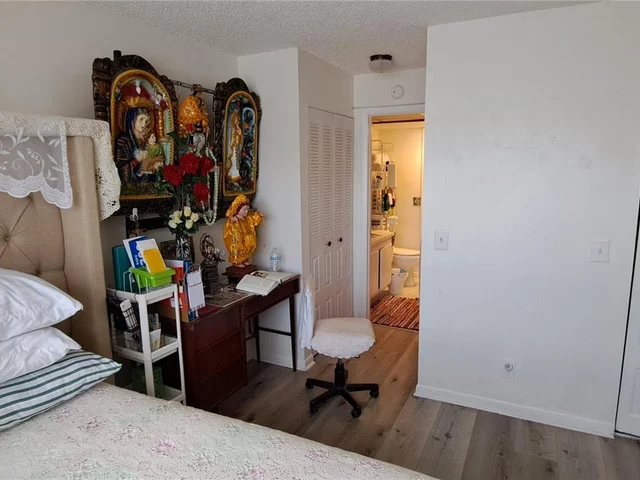 10442 Sunrise Lakes Blvd # 202, Sunrise FL 33322