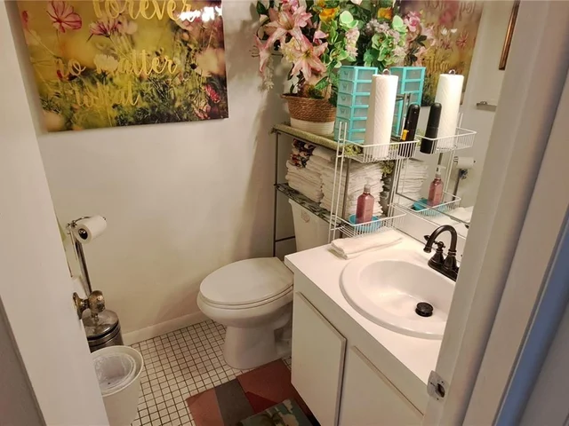 10442 Sunrise Lakes Blvd # 202, Sunrise FL 33322