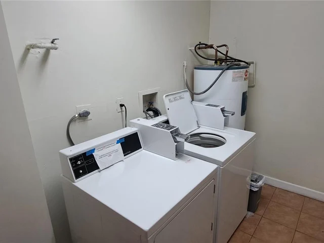 10442 Sunrise Lakes Blvd # 202, Sunrise FL 33322