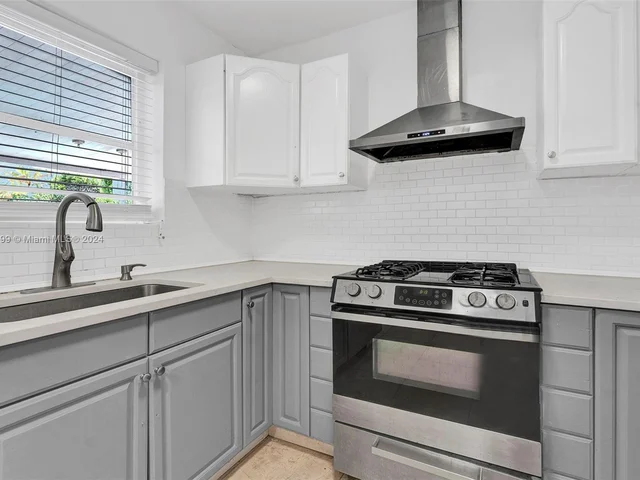 329 Laurie Rd, West Palm Beach FL 33405