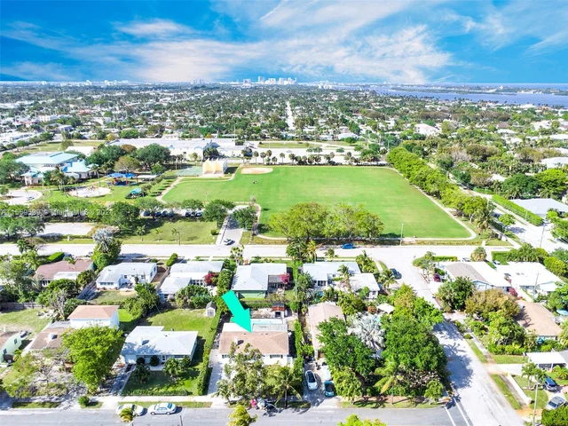 329 Laurie Rd, West Palm Beach FL 33405