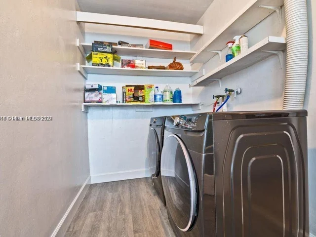 5510 Pierce St, Hollywood FL 33021