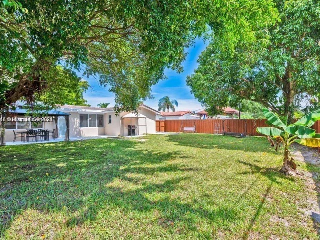 5510 Pierce St, Hollywood FL 33021