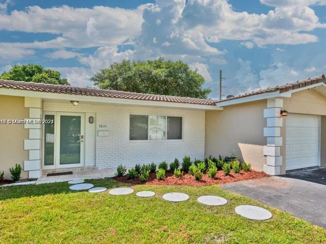 5510 Pierce St, Hollywood FL 33021