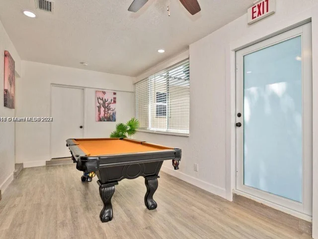 5510 Pierce St, Hollywood FL 33021