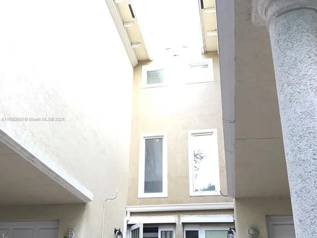 1744 N Dixie Hwy, Fort Lauderdale FL 33305