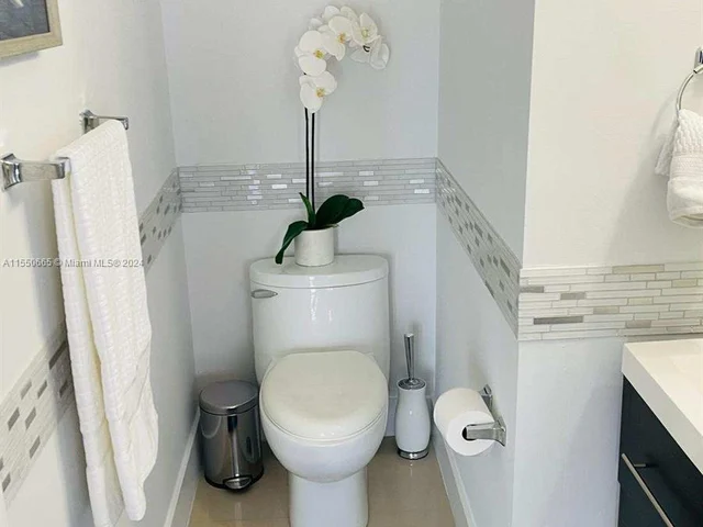 16225 SW 99th Ter, Miami FL 33196