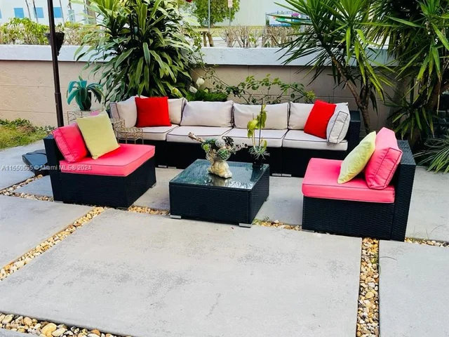 16225 SW 99th Ter, Miami FL 33196