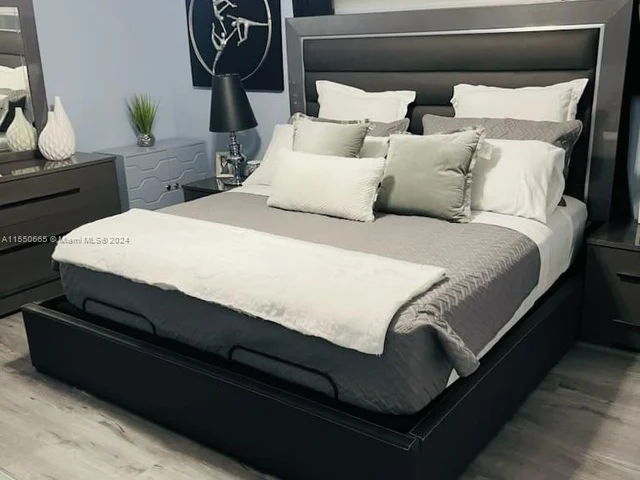 16225 SW 99th Ter, Miami FL 33196