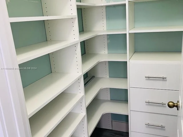 16225 SW 99th Ter, Miami FL 33196