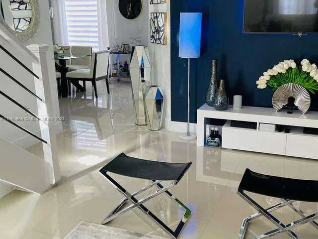 16225 SW 99th Ter, Miami FL 33196