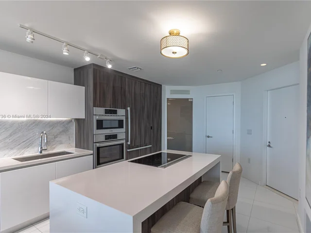 851 NE 1st Ave # 4008, Miami FL 33132