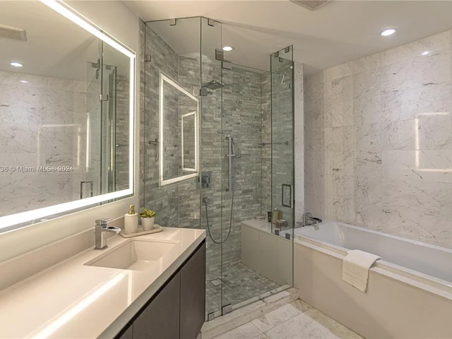 851 NE 1st Ave # 4008, Miami FL 33132