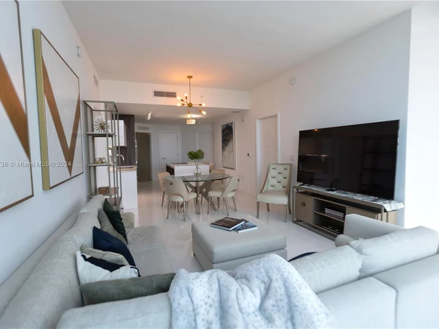 851 NE 1st Ave # 4008, Miami FL 33132