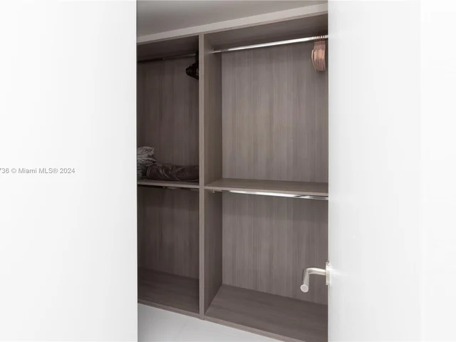 851 NE 1st Ave # 4008, Miami FL 33132