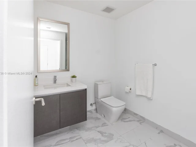 851 NE 1st Ave # 4008, Miami FL 33132