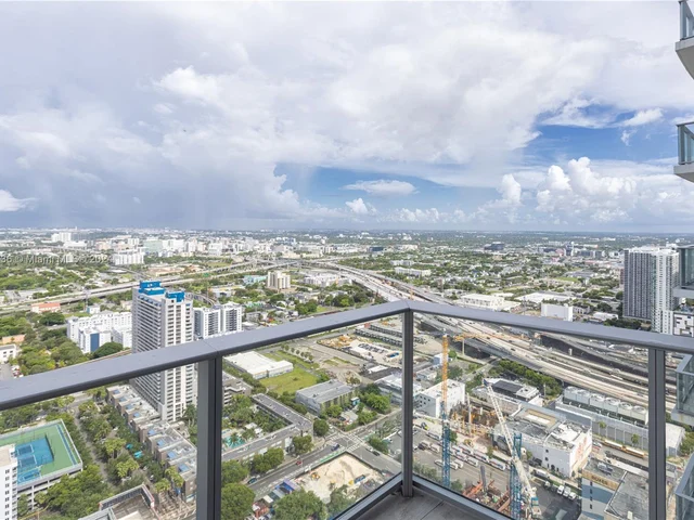 851 NE 1st Ave # 4008, Miami FL 33132