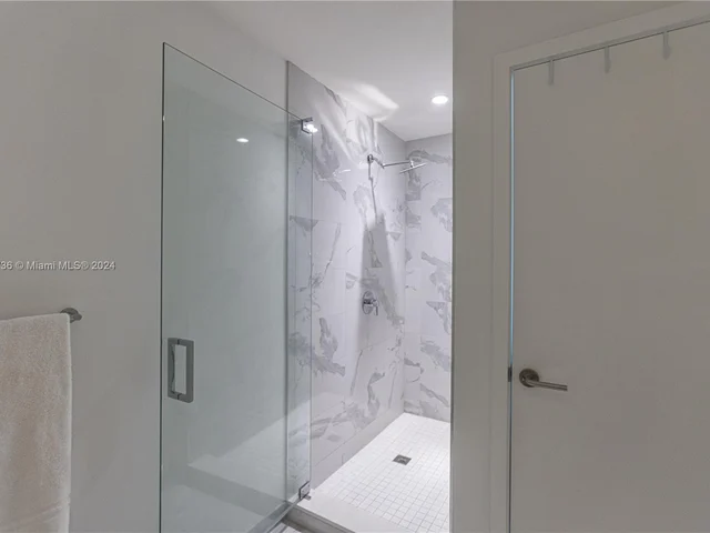 851 NE 1st Ave # 4008, Miami FL 33132