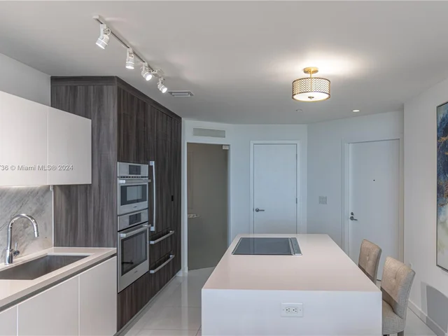 851 NE 1st Ave # 4008, Miami FL 33132