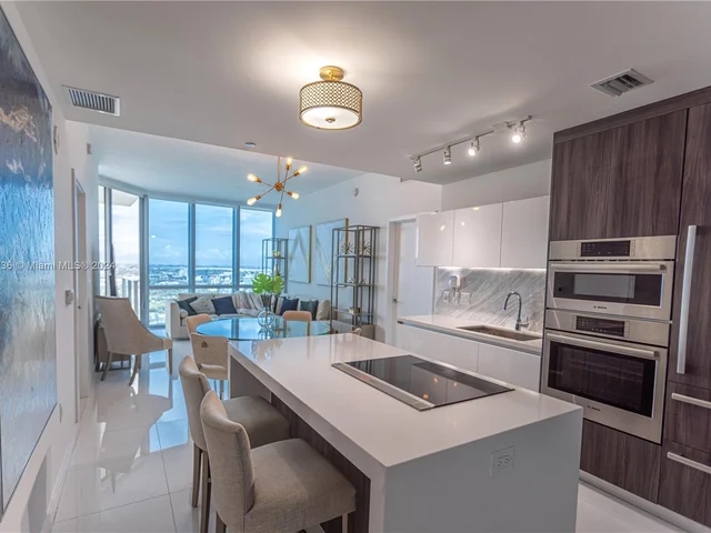 851 NE 1st Ave # 4008, Miami FL 33132