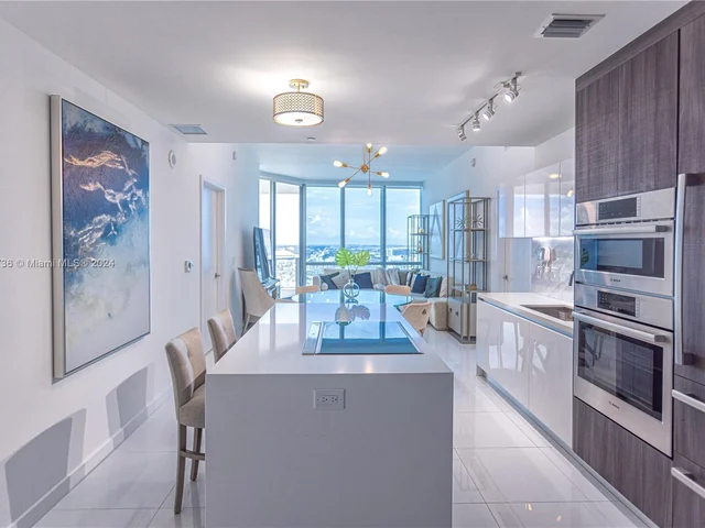 851 NE 1st Ave # 4008, Miami FL 33132