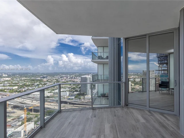 851 NE 1st Ave # 4008, Miami FL 33132