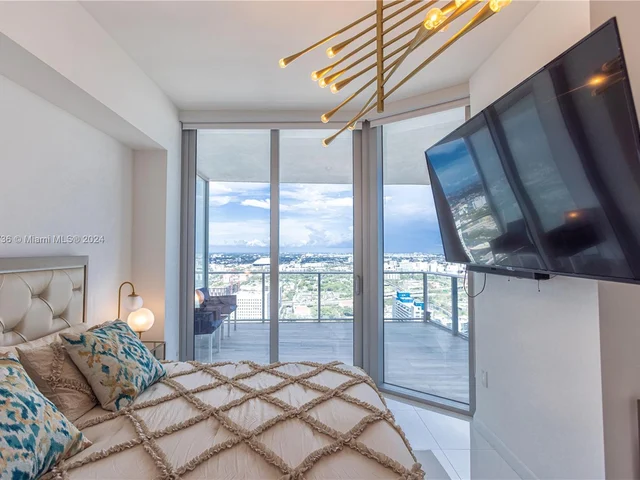 851 NE 1st Ave # 4008, Miami FL 33132