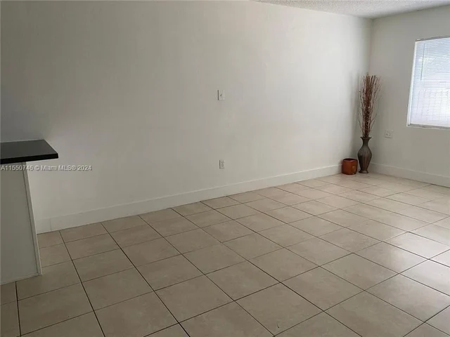 21478 NW 40th Cir Ct, Miami Gardens FL 33055