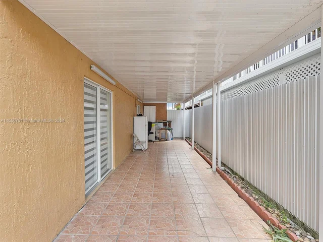 2505 W 76th St # 109, Hialeah FL 33016