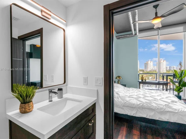 3029 NE 188th St # 819, Aventura FL 33180