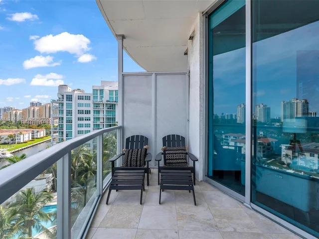 3029 NE 188th St # 819, Aventura FL 33180