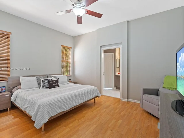 1737 Aspen Ln, Weston FL 33327