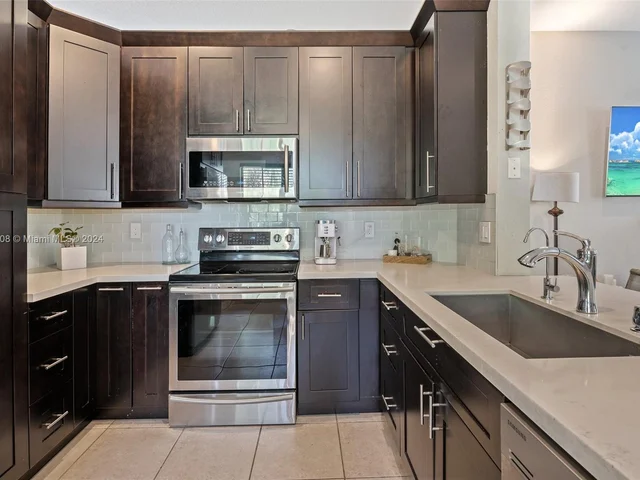 1737 Aspen Ln, Weston FL 33327