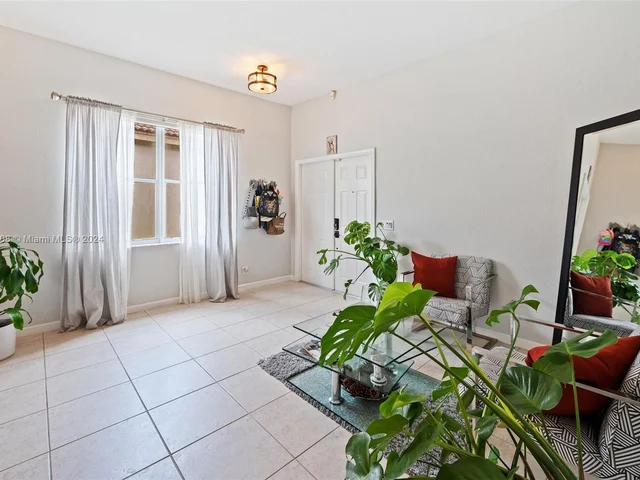 1737 Aspen Ln, Weston FL 33327