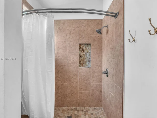 2048 NW 164th Ave, Pembroke Pines FL 33028