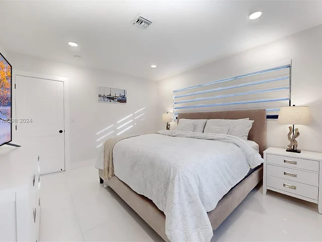 1201 S Citrus Isle # 2, Fort Lauderdale FL 33315