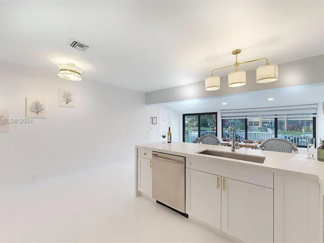 1201 S Citrus Isle # 2, Fort Lauderdale FL 33315