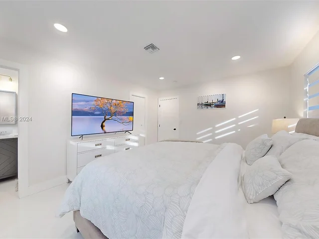 1201 S Citrus Isle # 2, Fort Lauderdale FL 33315