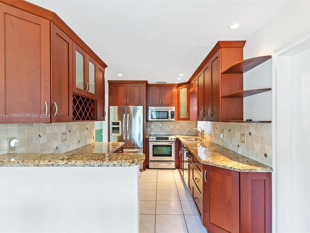 21120 NE 24th Ct, Miami FL 33180