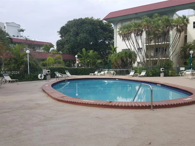 8107 SW 72nd Ave # 321E, Miami FL 33143