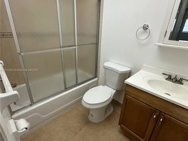 8107 SW 72nd Ave # 321E, Miami FL 33143