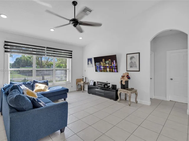 18708 SW 47th St, Miramar FL 33029