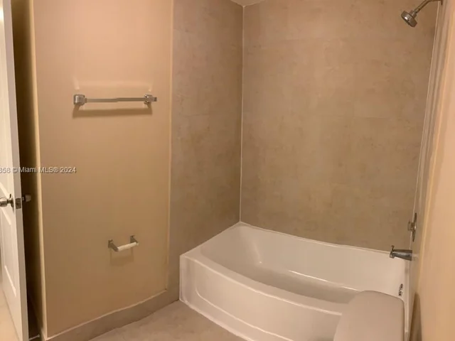 2861 N Oakland Forest Dr # 201, Oakland Park FL 33309