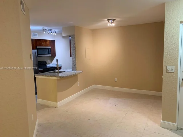 2861 N Oakland Forest Dr # 201, Oakland Park FL 33309