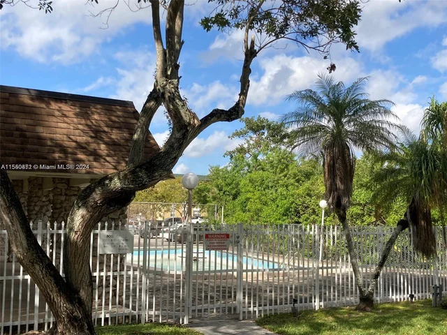 7829 Miller Dr # B202, Miami FL 33155